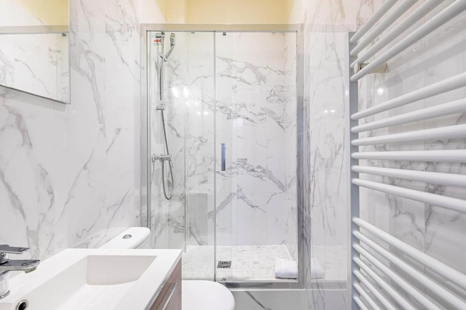 Guestready - Comfortable Retreat In The 11Th Arr Paris Apartment